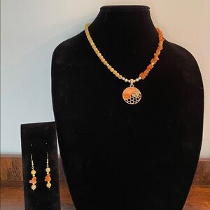 Bee Design Orange Resin Pendant, Honey Quartzite and Carnelian Agate Jewelry Set